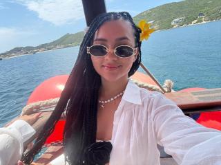 Ver la ficha detallada de AlessiaFerry