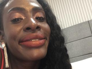 См. подробные сведения о модели SamaraaJackson69