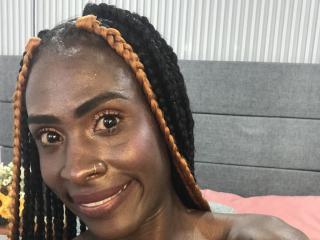 См. подробные сведения о модели SamaraaJackson69