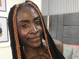 См. подробные сведения о модели SamaraaJackson69