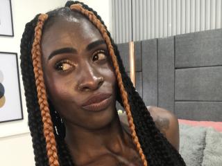 См. подробные сведения о модели SamaraaJackson69