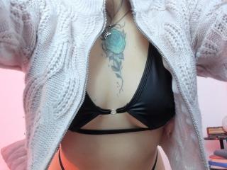 См. подробные сведения о модели KayleeM