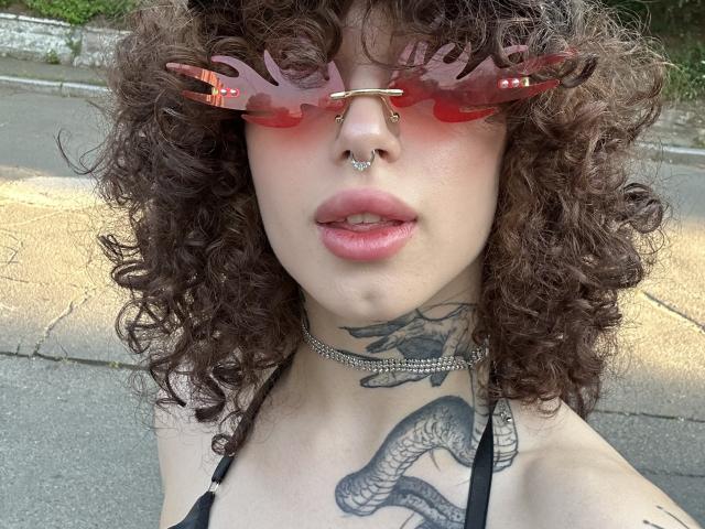 EmmaHillton - Live porn &amp; sex cam - 28129772