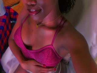 Ver la ficha detallada de KharlaQueen