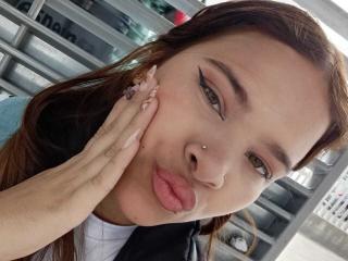 См. подробные сведения о модели ChloeVixen