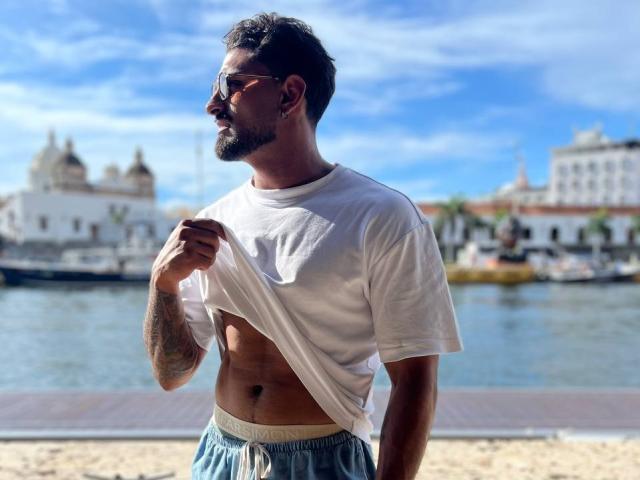 IvannaAndFriend - Live sex cam - 28133522