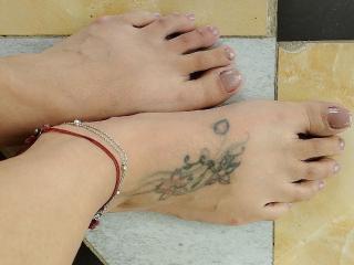 См. подробные сведения о модели LailaCastillo