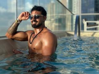 См. подробные сведения о модели IvannaAndFriend