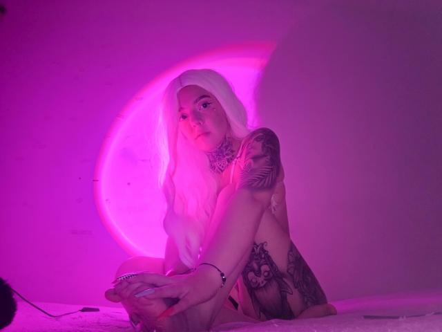 LannieGonzales - Live porn &amp; sex cam - 28134980