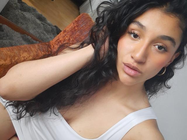 ValentinaCruz69 - Live sex cam - 28136666