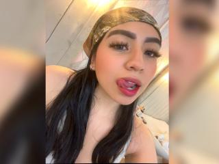 См. подробные сведения о модели ZoeRedds