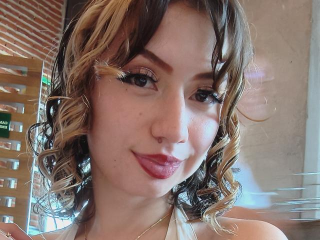 ElizaCanterville - Porno na żywo i seks kamera - 28138088