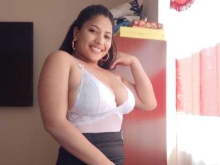 См. подробные сведения о модели RoxaneMilf