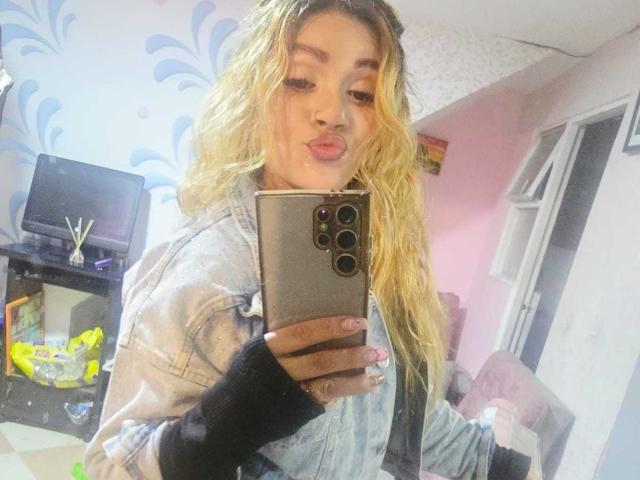 AzhunaStar - Live porn &amp; sex cam - 28148228