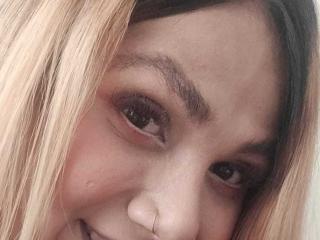 Volledig profiel bekijken van AzhunaStar