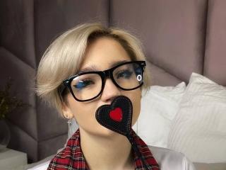 См. подробные сведения о модели MeganLora-hot