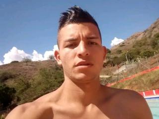 Diego190698 - Live sex cam - 28149107