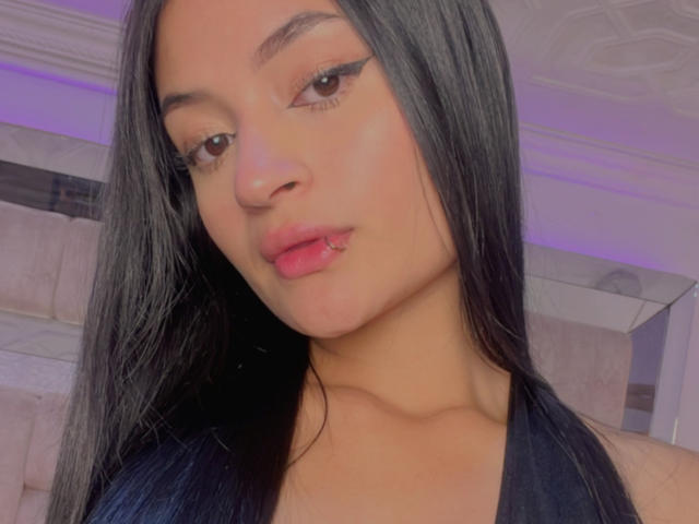 LizzyMarhall69 - Live sex cam - 28149581