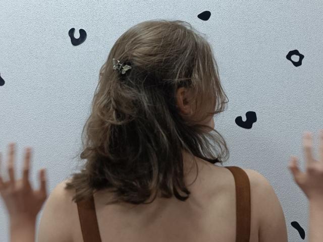 LariElla - Élő pornó és szexkamera - 28151375