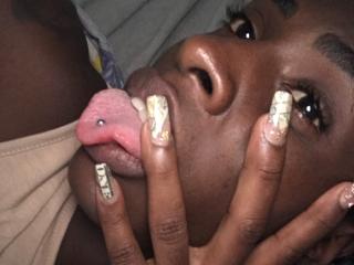 См. подробные сведения о модели SamaraaJackson69