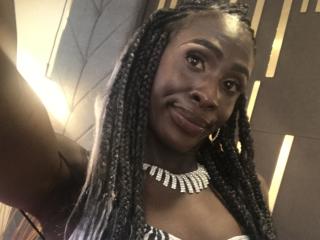 См. подробные сведения о модели SamaraaJackson69