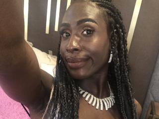 См. подробные сведения о модели SamaraaJackson69