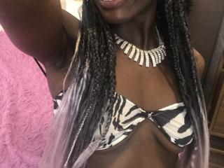 См. подробные сведения о модели SamaraaJackson69