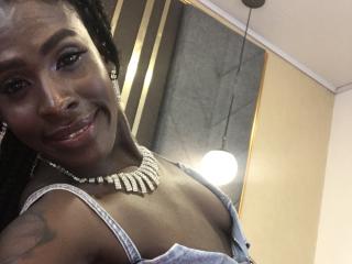 См. подробные сведения о модели SamaraaJackson69