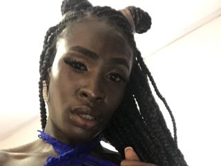 См. подробные сведения о модели SamaraaJackson69