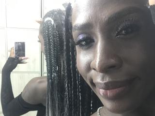 См. подробные сведения о модели SamaraaJackson69