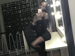 См. подробные сведения о модели SamaraaJackson69