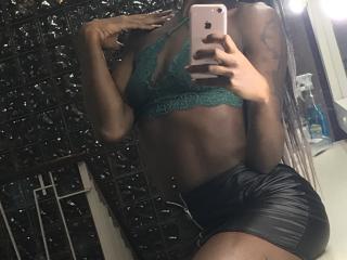 См. подробные сведения о модели SamaraaJackson69