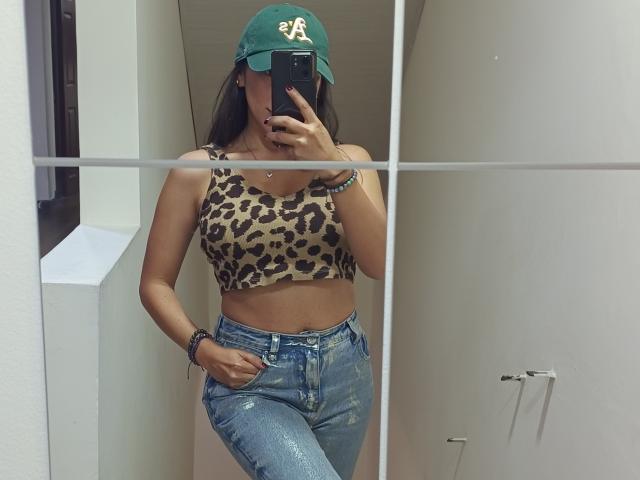 MiaReed - Live porn &amp; sex cam - 28156037