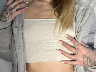 DaneeSoHot - Live porn &amp; sex cam - 28176188