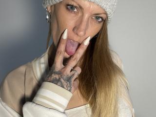 DaneeSoHot - Live sexe cam - 28176197