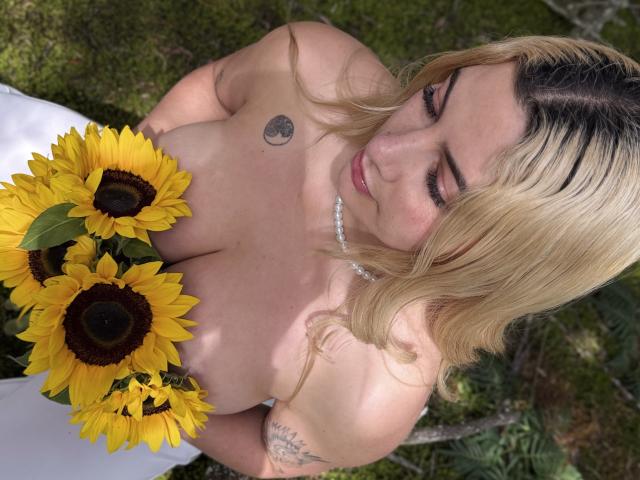 AtheneaRossi - Live porn &amp; sex cam - 28177865