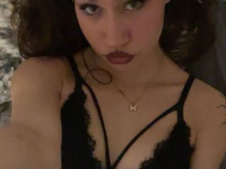 Prikaži popoln profil modela Lyvx