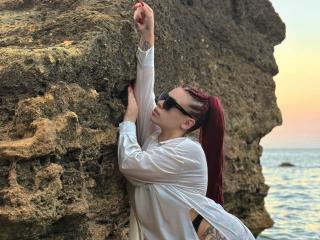 Prikaži popoln profil modela Niferttiti