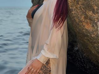 Prikaži popoln profil modela Niferttiti