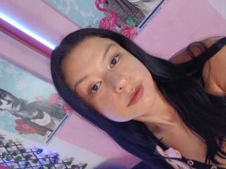 Prikaži popoln profil modela DyanaMoon