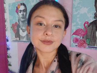 Prikaži popoln profil modela DyanaMoon