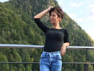 Prikaži popoln profil modela JoanaLive