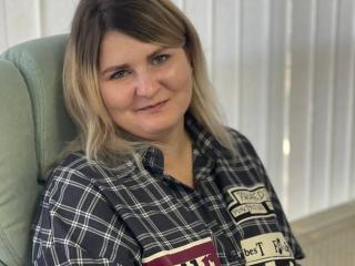 Prikaži popoln profil modela MinistraX