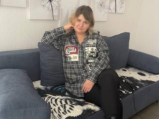 Prikaži popoln profil modela MinistraX