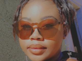 Brielly - Live sex cam - 28189748