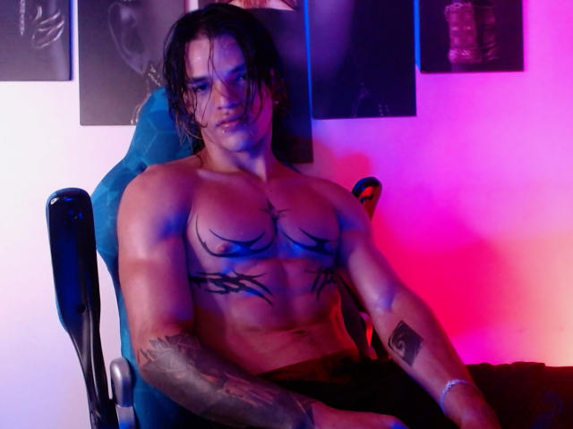 AlexBernal - Live porn &amp; sex cam - 28197527