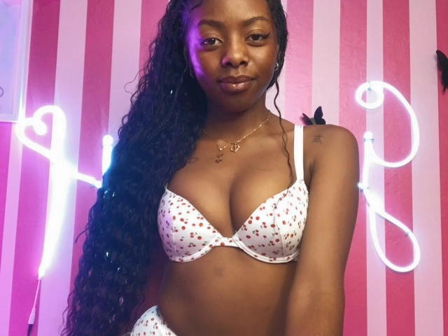 PapillonNoire - Live porn &amp; sex cam - 28200437