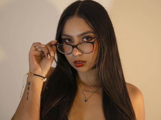 ChloeMoretti - Live porn &amp; sex cam - 28201628