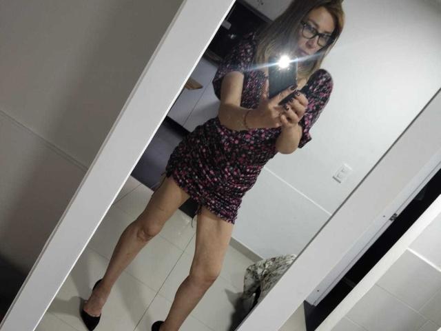 IssaMilfX - Camera khiêu dâm &amp; quyến rũ trực tiếp - 28203650