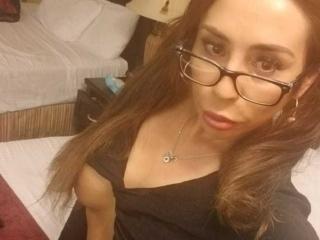 IssaMilfX - Live Sex Cam - 28203680